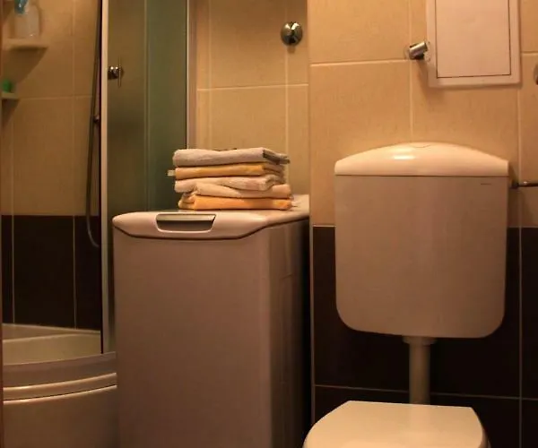 Apartment Sweet Split